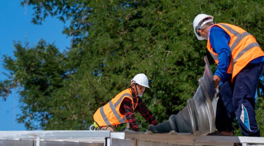 Roof repair in Sweetser, IN